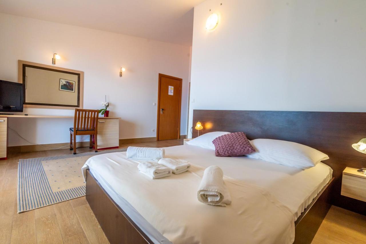 Rooms Epetium Stobreč Exterior foto