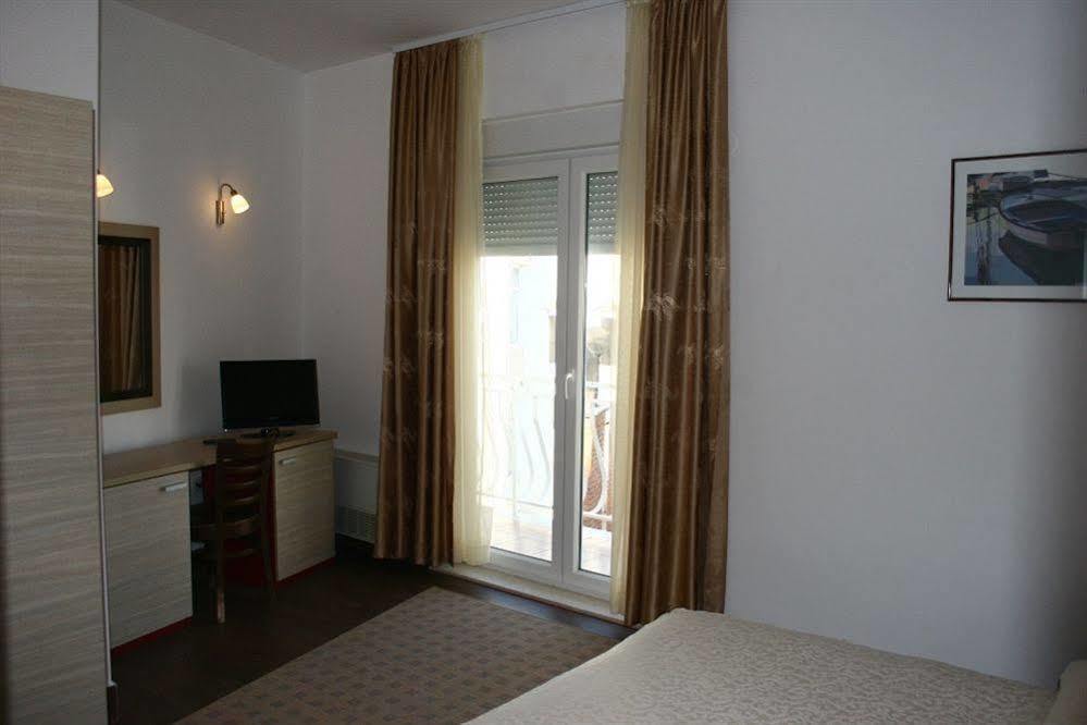 Rooms Epetium Stobreč Exterior foto